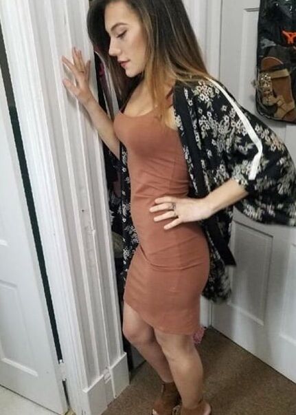 Cute New York Italian Girl With Friend