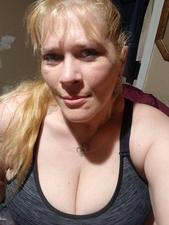 Busty Amateur Cougars
