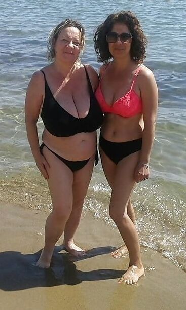HUGE BOOBS BRA