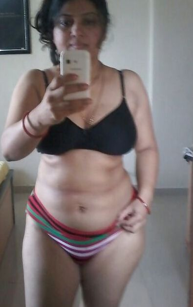 Beautiful aunty all pics