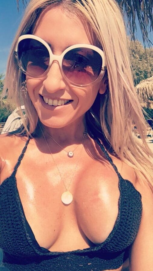 Greek Slut Kelly vol