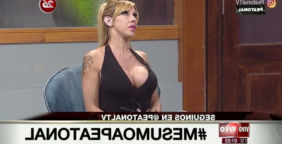 Escote de Monica Farro