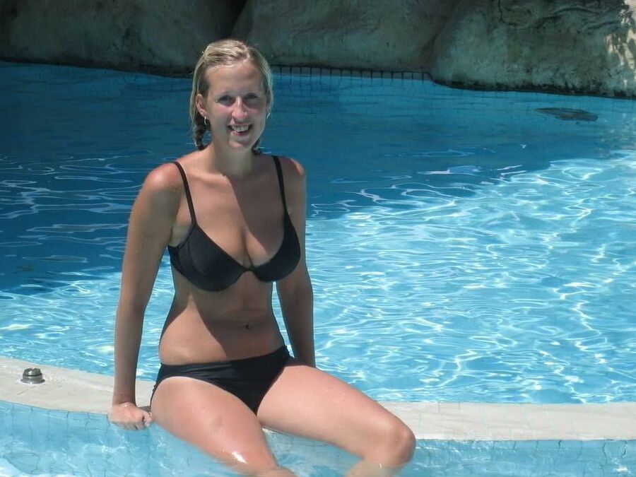 Exposed - comment this newlywed blonde