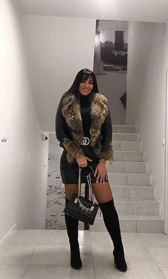 Insta Milfs &amp; Gilfs Wearing Boots no.