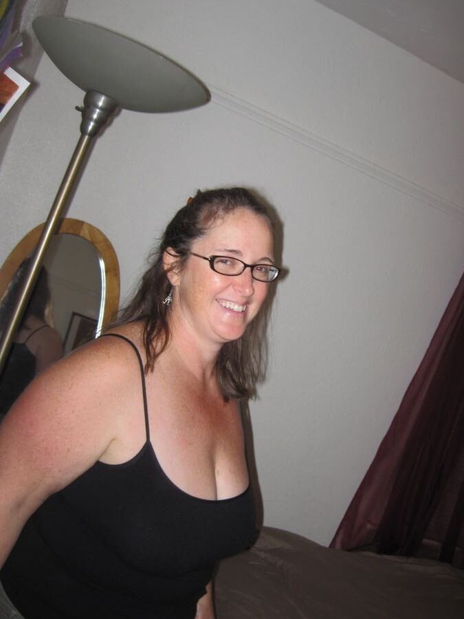 Amateur BBW brunette