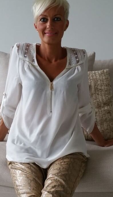 Hot mature milf liz.