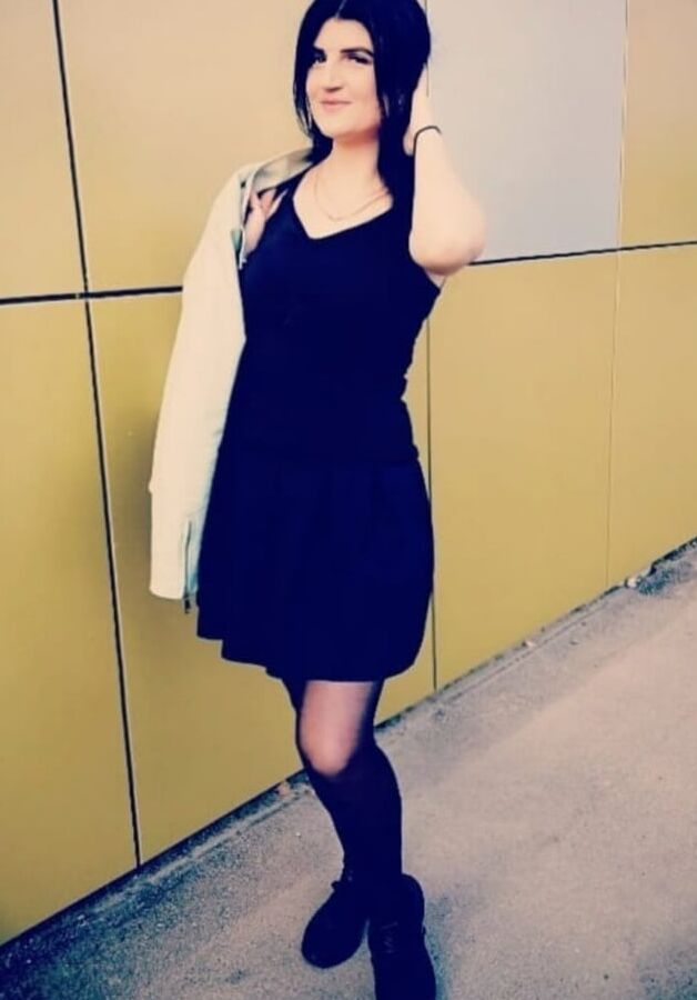 Armenian Chick in Russia Tehmine