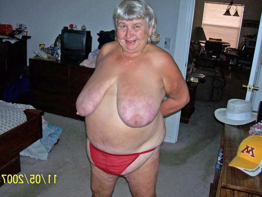 Bbw mix (Big boob granny)