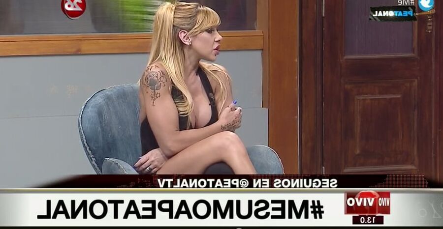 Escote de Monica Farro