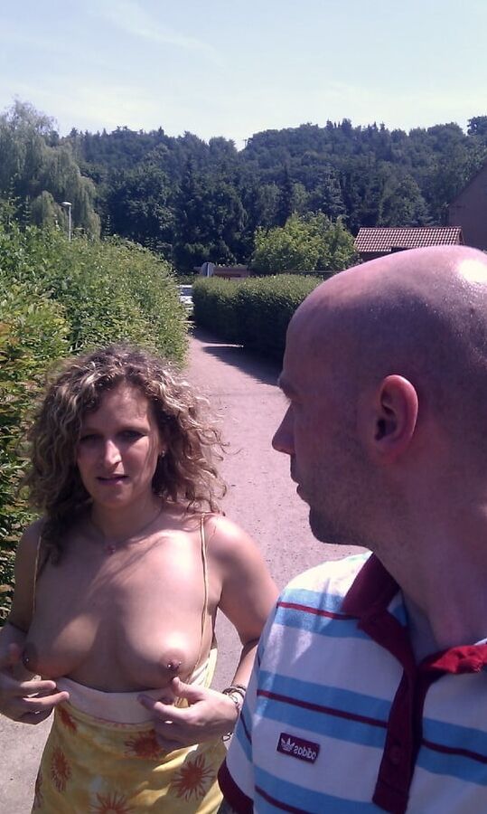 SLUTTY MILF HOUSEWIFE