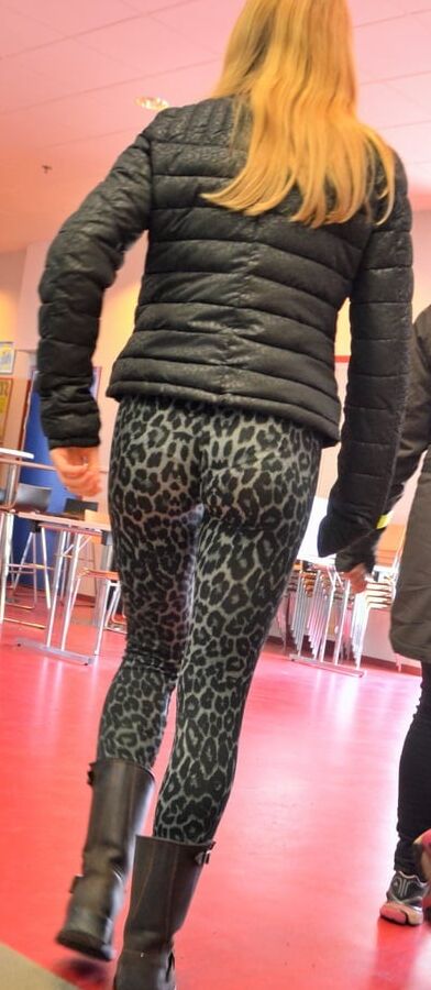 Voyeur Bums: Always eyes on bums...