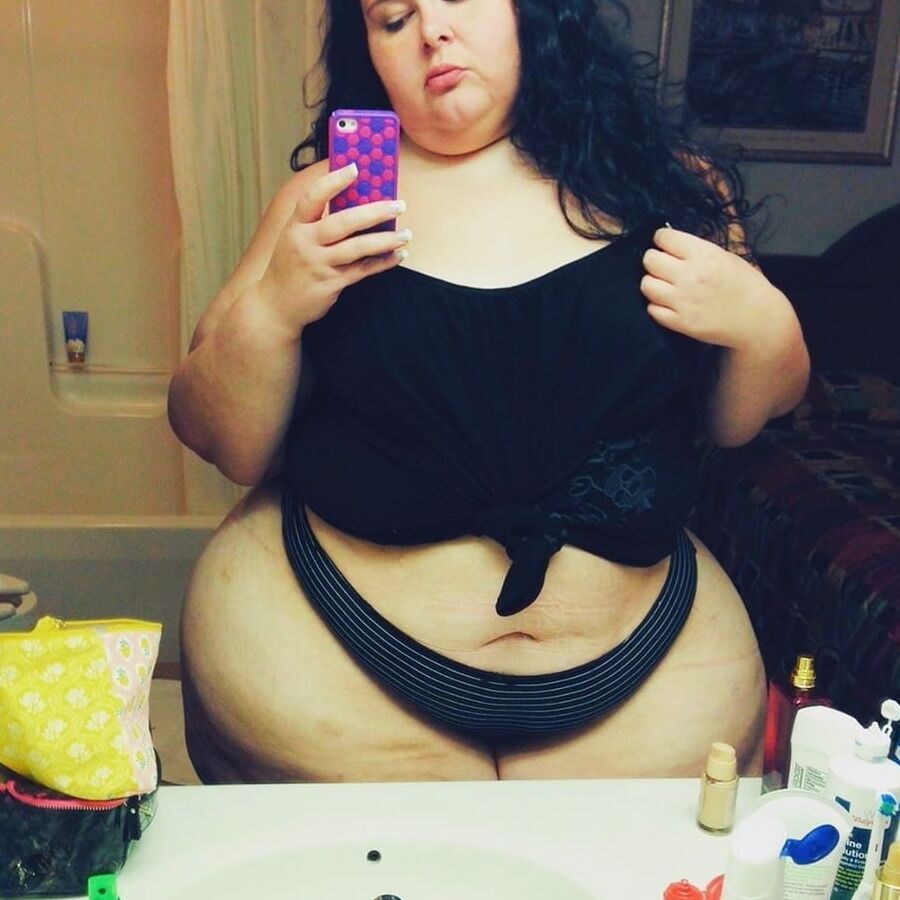 BBW-selfies
