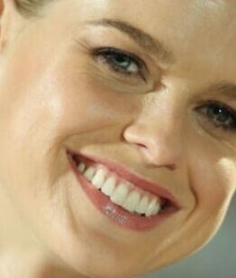 ALICE EVE