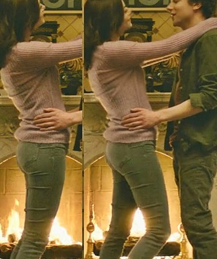 Emma Stone juicy ass screencaps from Zombieland