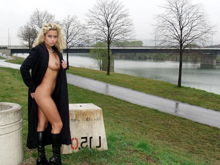 exibe nudity publc