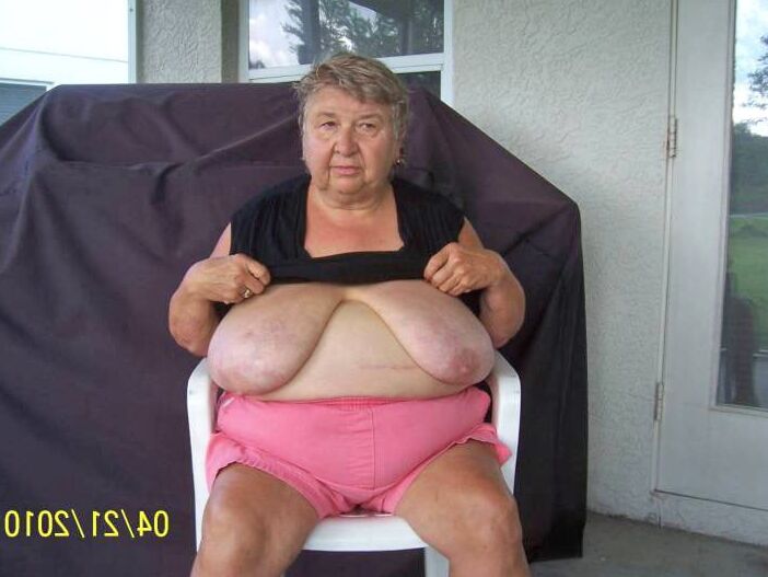 Bbw mix (Big boob granny)