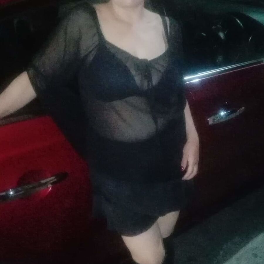 Mon putain de voisin mature, une très putain de femme au foyer