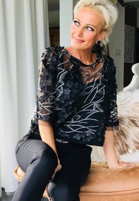 Hot mature milf liz.