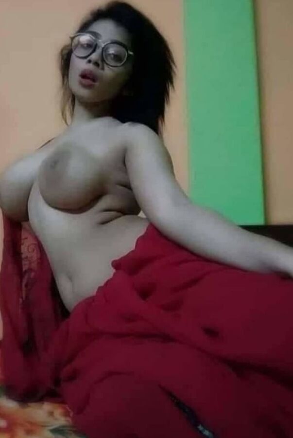 girl selfie nude