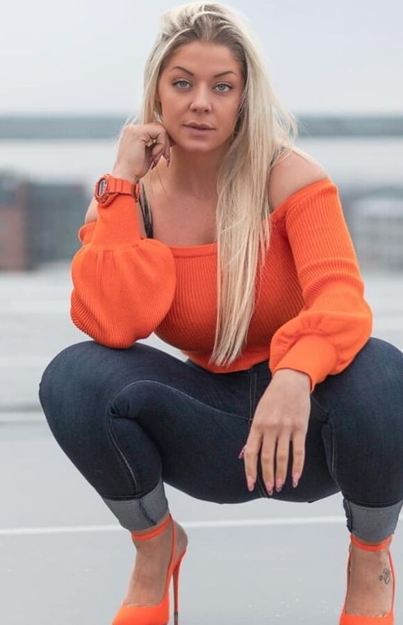 Mia Sand Dutch Fitness Slut