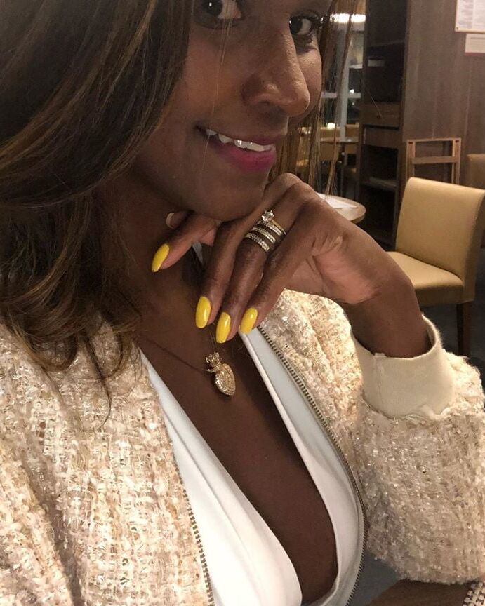 Pretty Black Milf yo