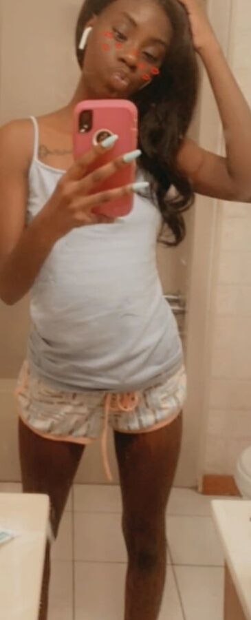 Sweet Young Ebony Pussy(-)