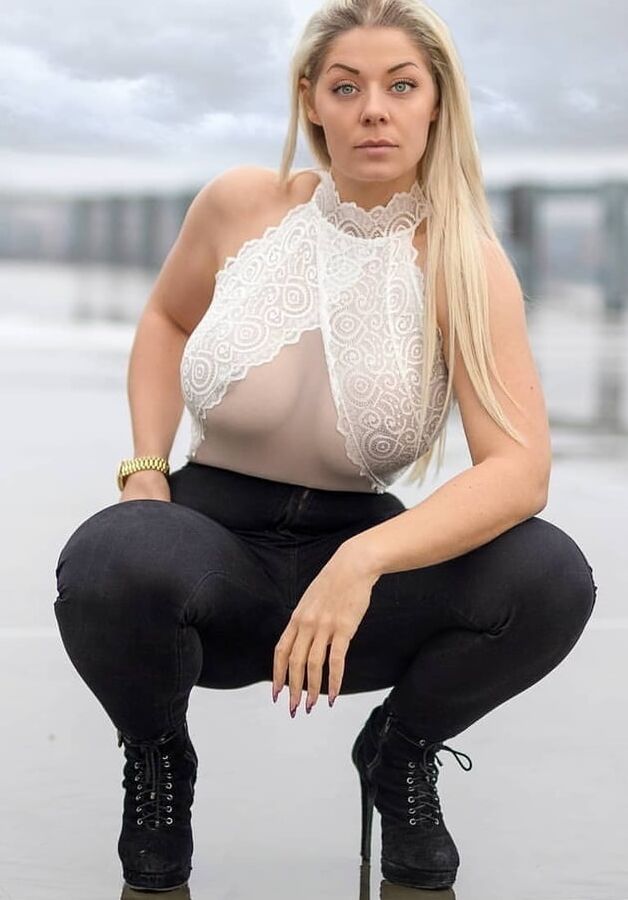 Mia Sand Dutch Fitness Slut