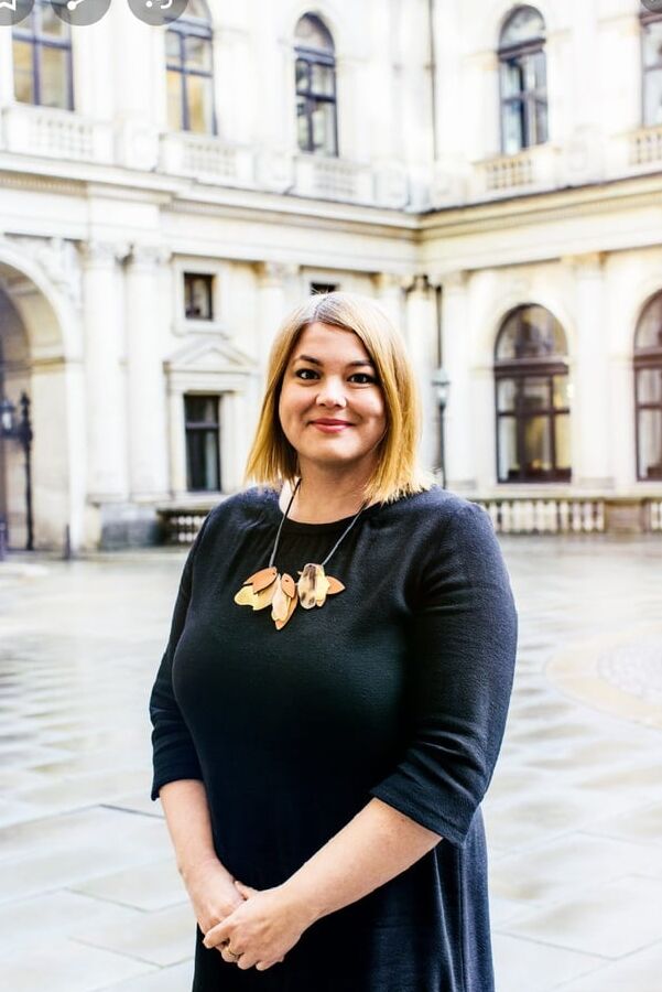 Huge tits bbw politicians