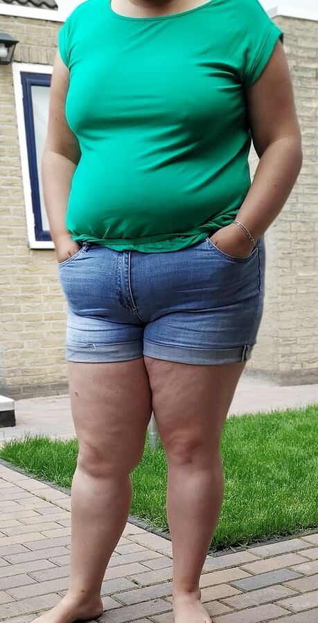 Braless BBW