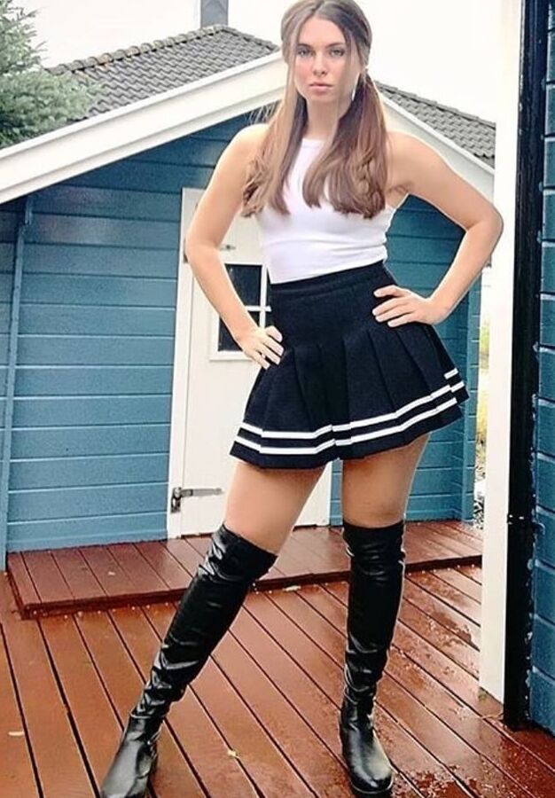 Insta Milfs &amp; Gilfs Wearing Boots no.
