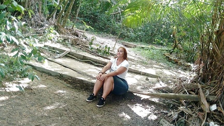 Thick legs Ayten