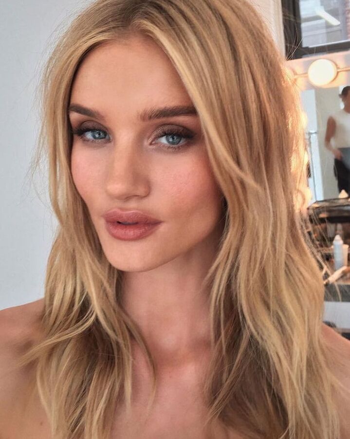 Celebrity Hot - Rosie Huntington Whiteley