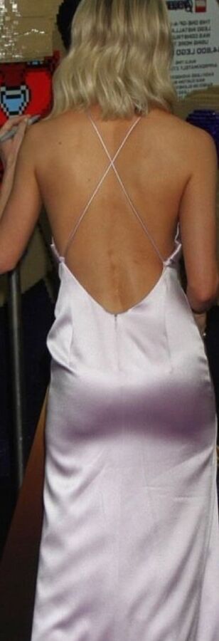More nice bums in skirts