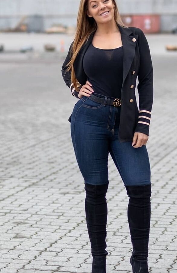 Mia Sand Dutch Fitness Slut