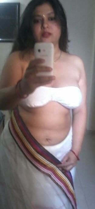 Beautiful aunty all pics