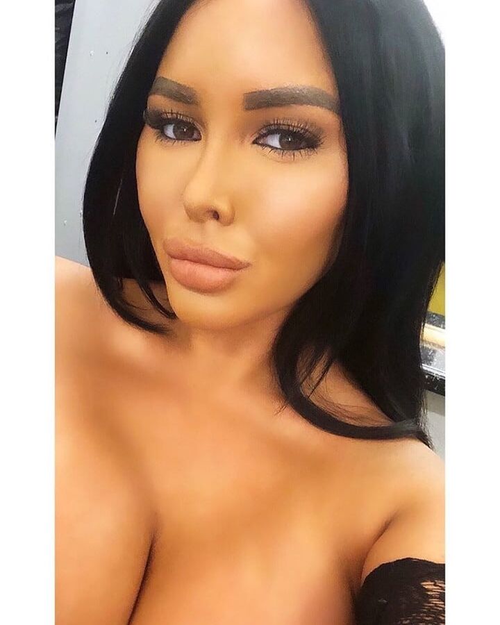 Babestation Bimbo Mia