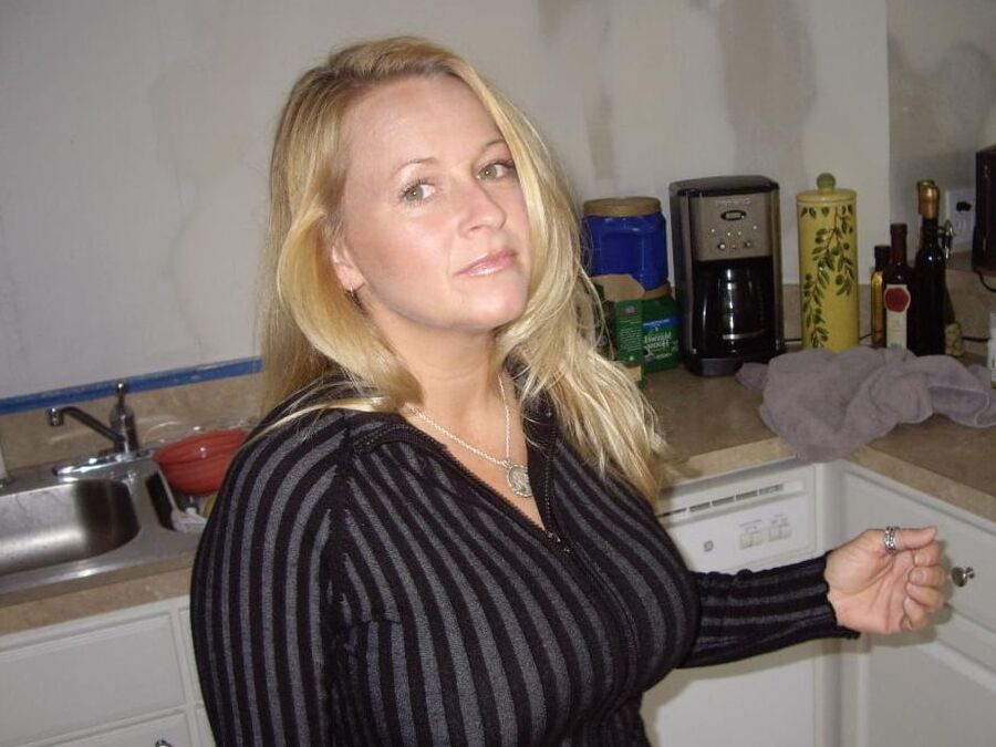 Busty Amateur Cougars