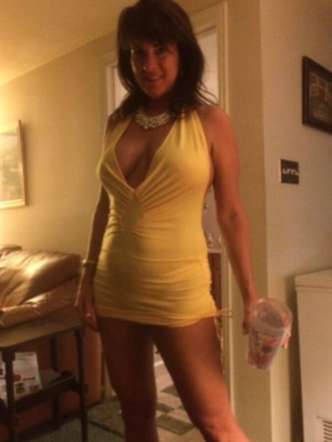 Amateur MILFs -