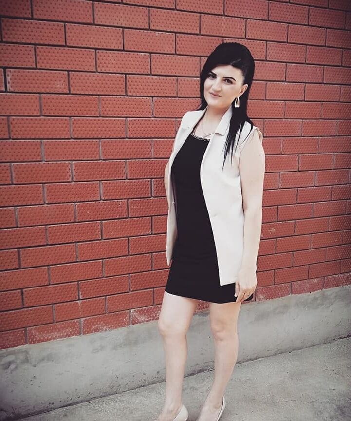 Armenian Chick in Russia Tehmine