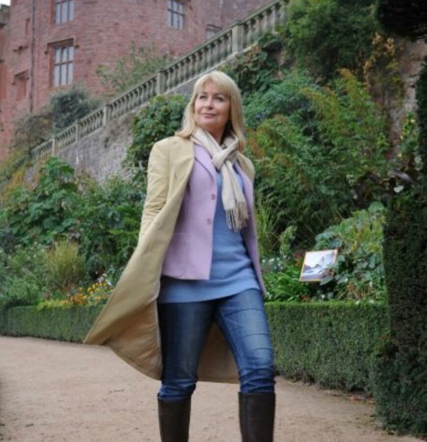Female Celebrity - Sian Lloyd