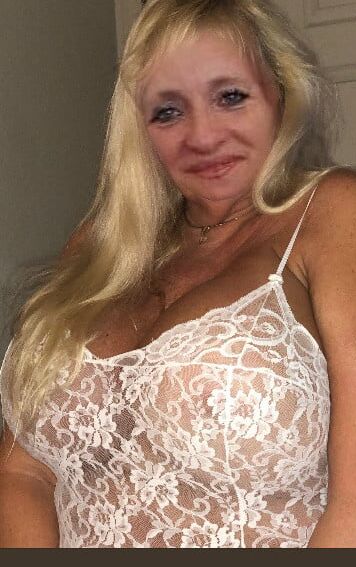 whore monique in sexy lingerie