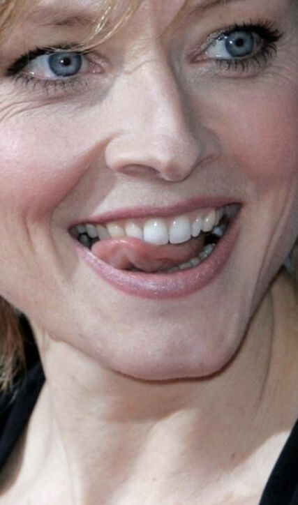 JODIE FOSTER