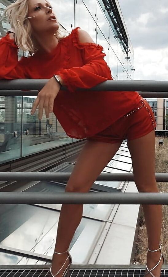 Tanja Hewer