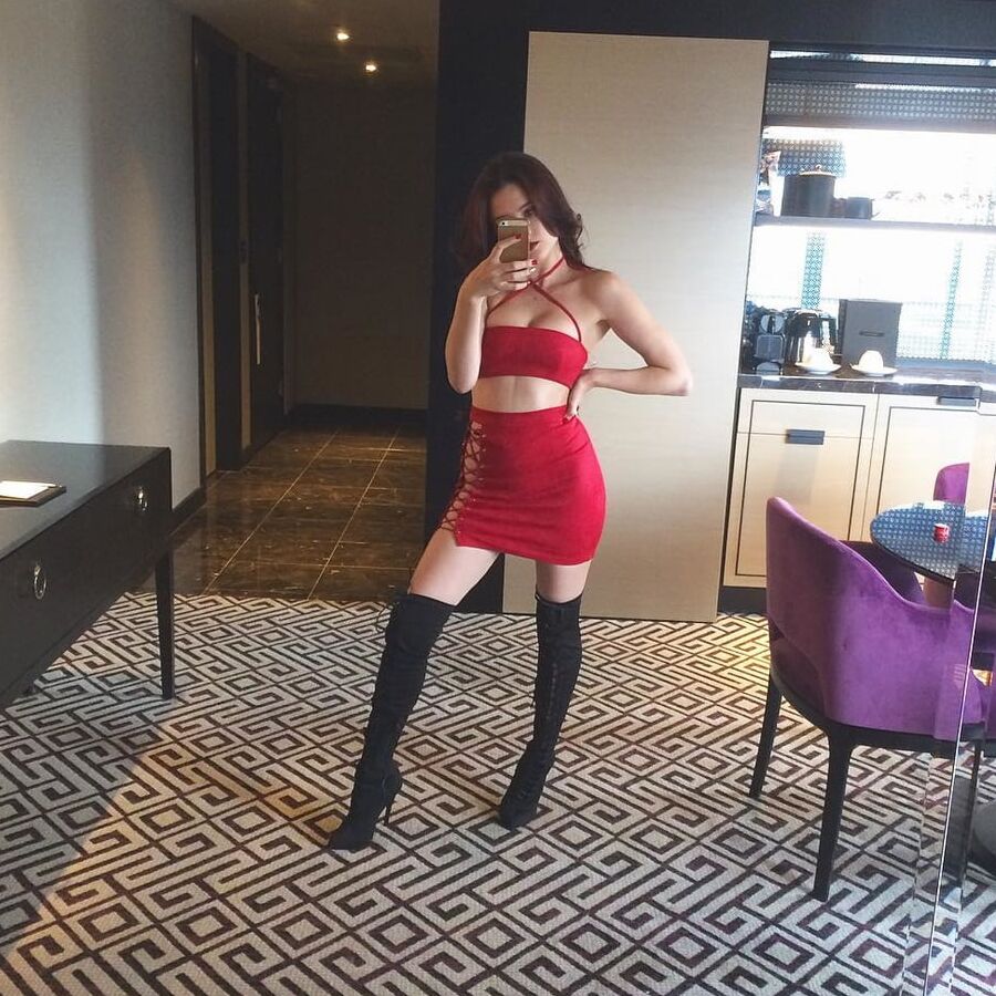 Alieshabull aka ThatRedHeadAllie