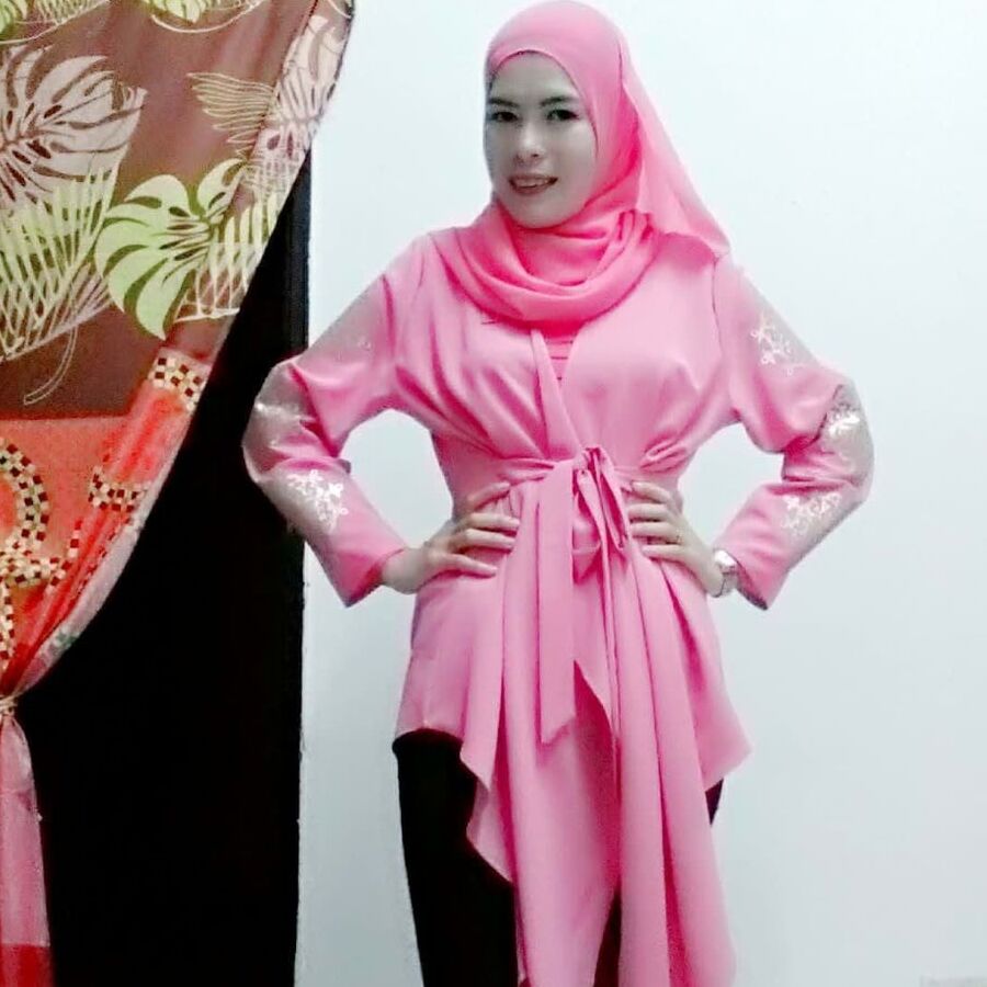 Suriati Ismail - MILF Melayu Legend (PREVIEW )