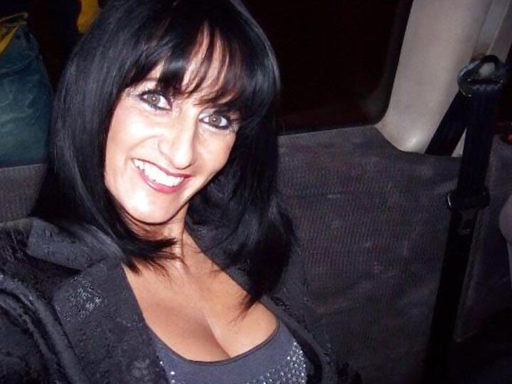 SOME HOT MATURE WOMENS WHO PAID ME TO FUCK HER