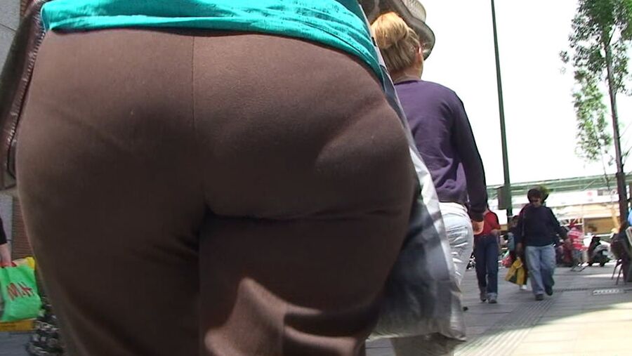 Spanish candid mature ass GLUTEUS DIVINUS