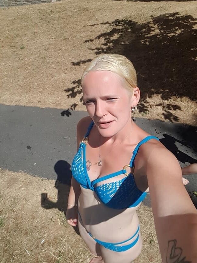 Hot Blonde Hazel