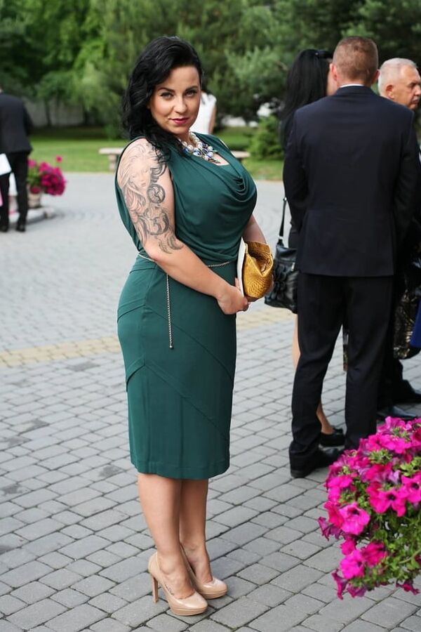 BBW DRESSED