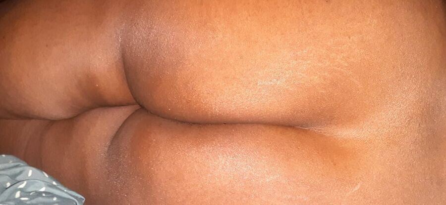 BLACK MOM NAKED